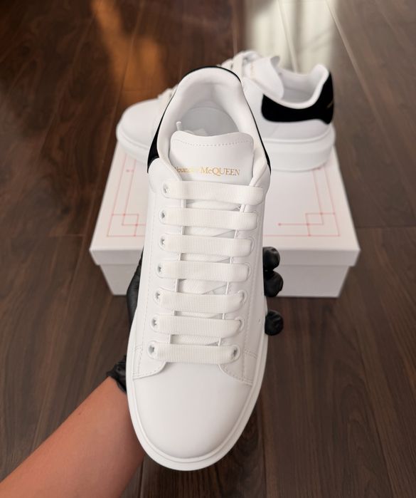 Alexander Mcqueen