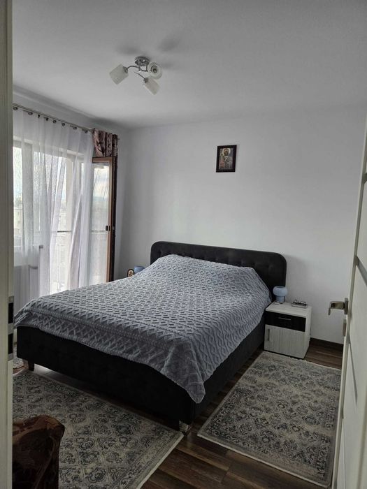 Vand casa individuala