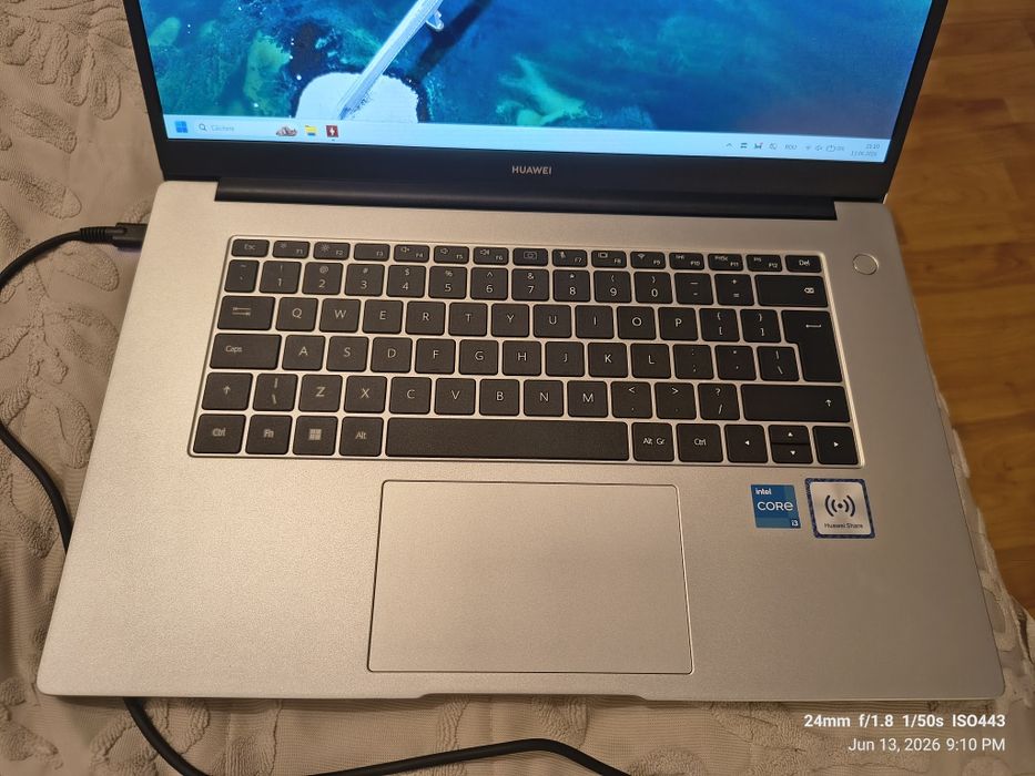 Laptop Huawei MateBook D15 cu procesor Intel Core i3-1115G4 pana la 4.10 GHz 15.6"  Full HD  8GB 256GB SSD  Intel UHD Graphics  Windows 11 Pro
