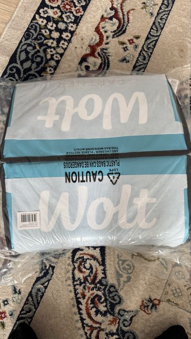 Новый сумка Wolt
