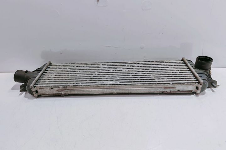 Radiator Intercooler 8200219497A Nissan Primastar prima generatie ser