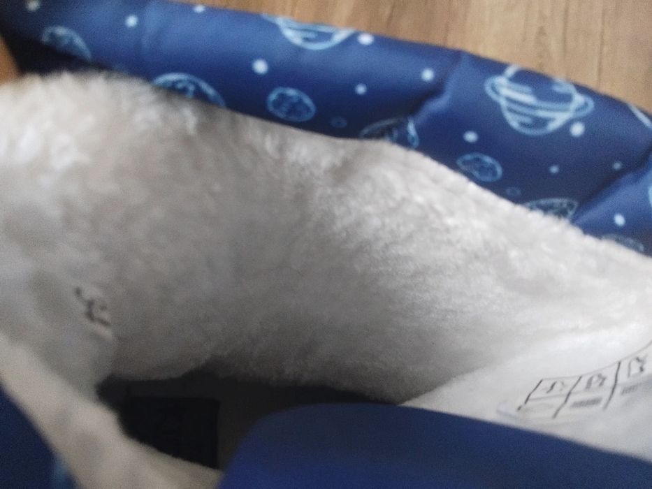 Детски ботуши с цип и вата нови