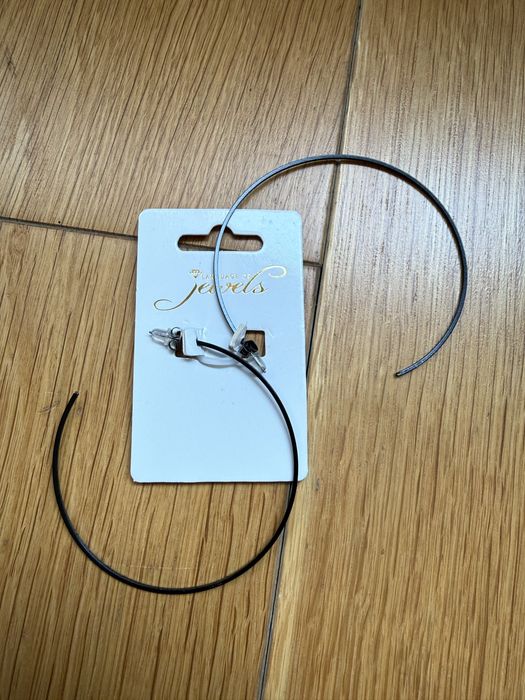 Обеци, чисто нови или малко носени