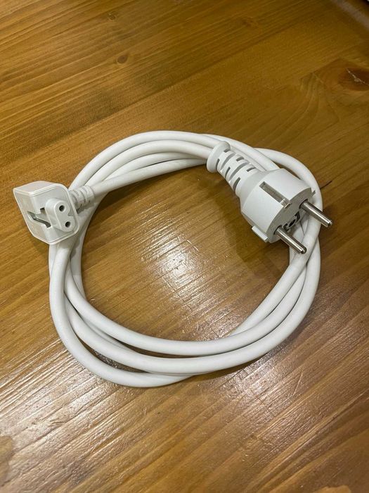 Кабел за зарядно за Apple Macbook. Удължител