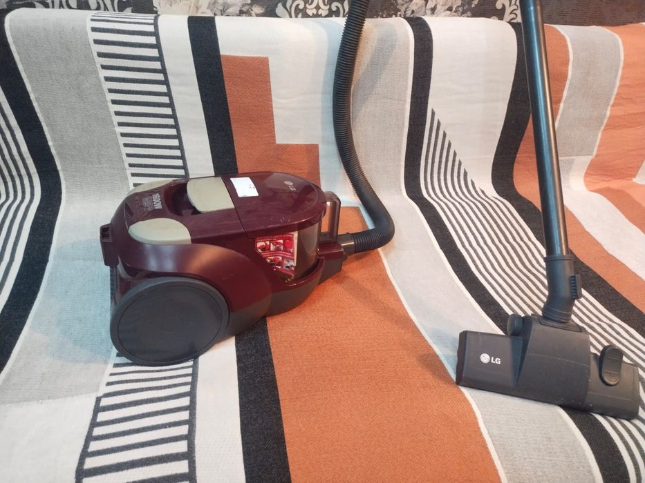 Пылесос LG б/у..