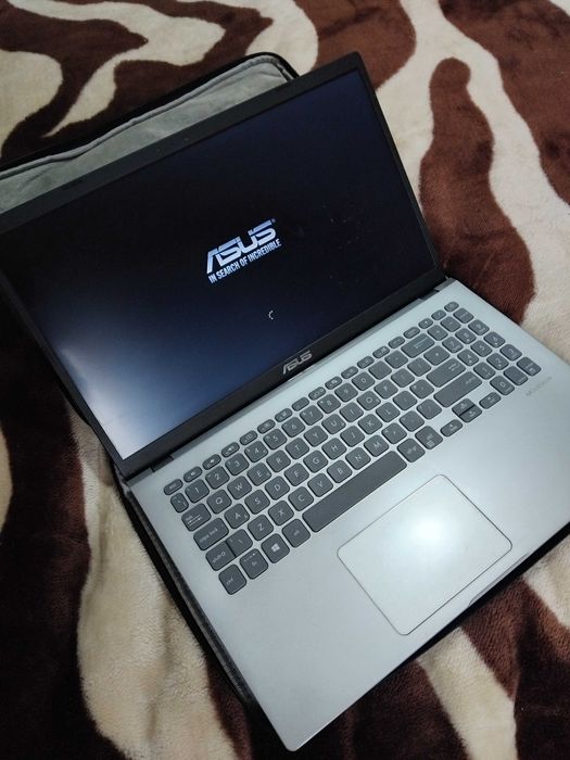 ASUS Laptop nou nefolosit