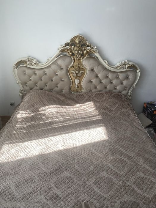 Двухспальная кровать