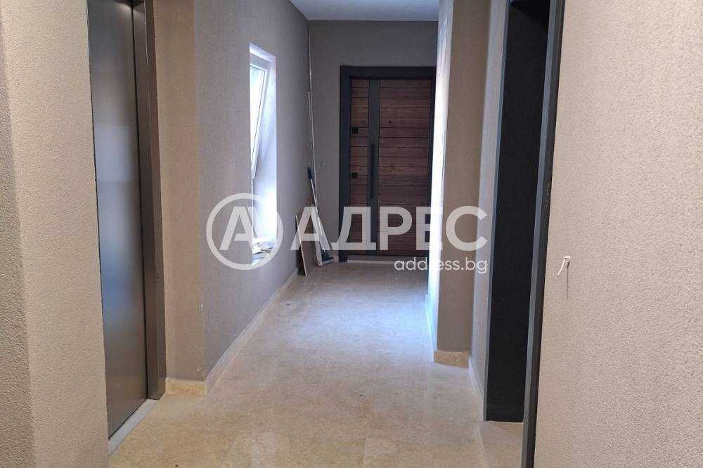 Продава се Двустаен апартамент в Варна, Левски - 63 кв.м за 1053 €/кв.м - Снимка #4