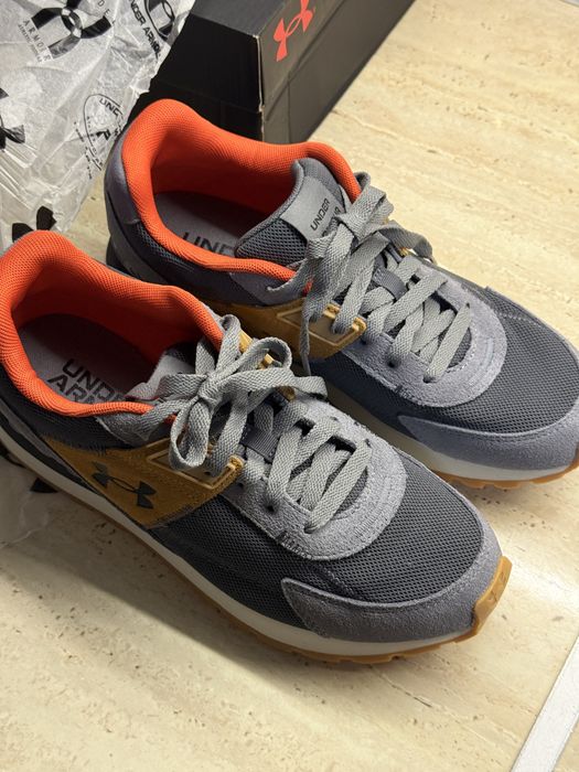 Продам мужские кроссовки under armour