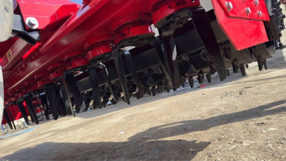 ideal holatdagi Frezer sotiladi