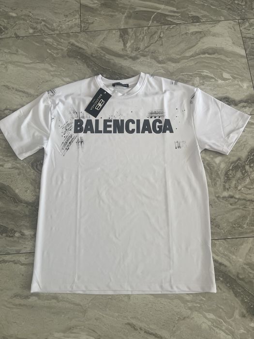 Tricou.