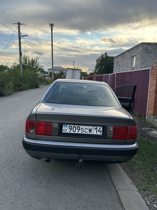 Продам ауди 100.