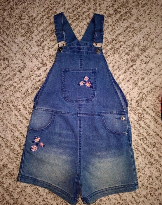 Salopetă jeans 6-7 ani (122) nouă.
