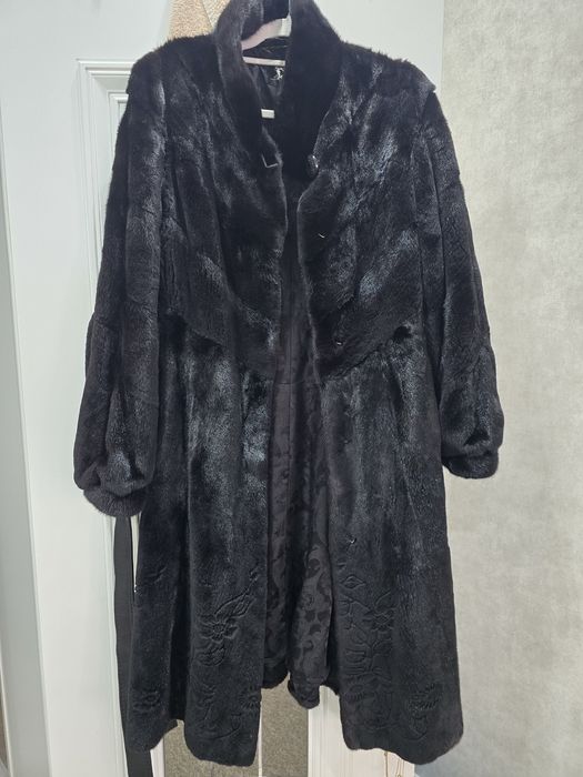 Продам норковую шубу