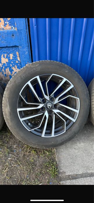 Продам диски и резину r18 5x114.3