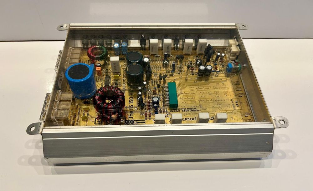 Vand amplificator statie auto Hollywood RS 150