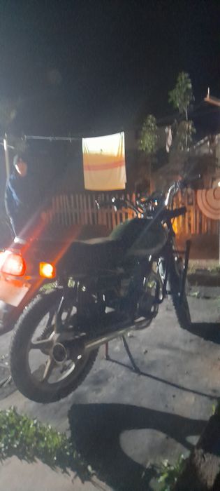 Мотоцикл яки 200 кубов