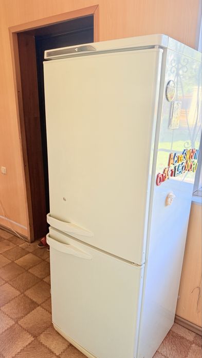 Срочно ! Холодильник