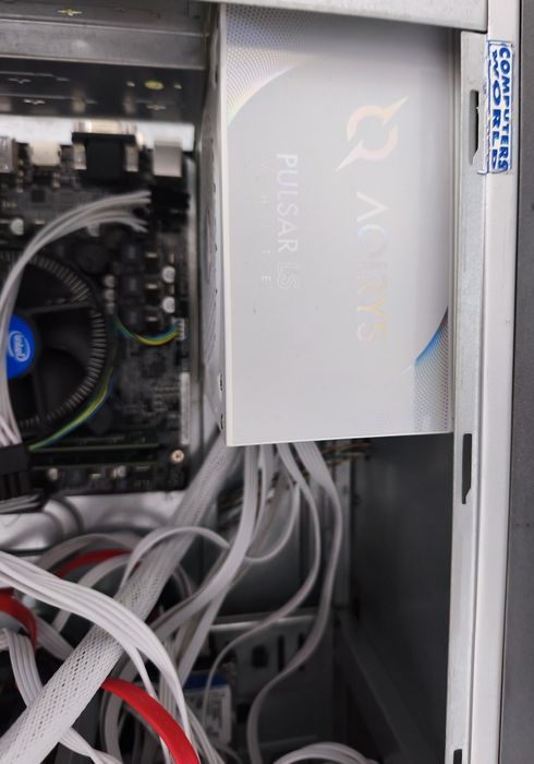 Sursă PC AQIRYS Pulsar LS White, 550W, 80 PLUS, cabluri albe – Impecabilă