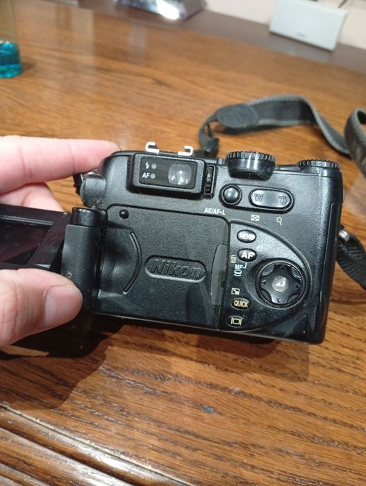 Aparat foto Nikon Coolpix 5400,acumulator și snur