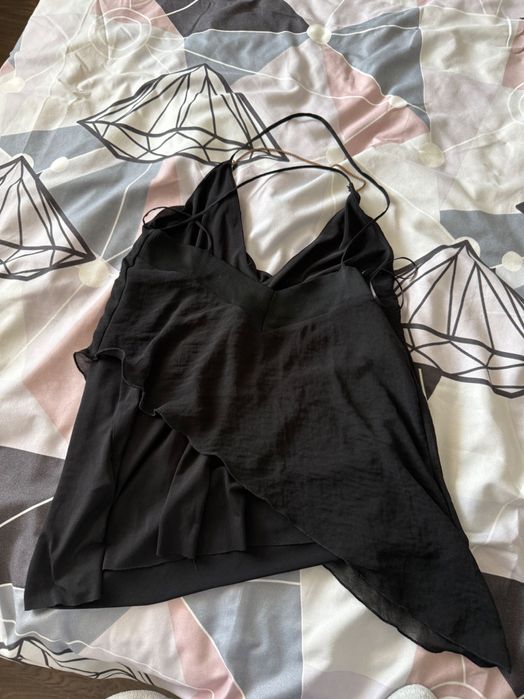 Top negru cu bretele