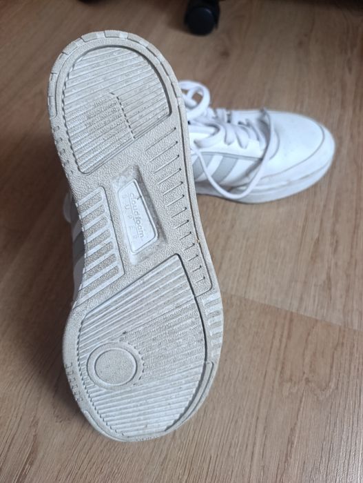 Adidas sportswear кожени маратонки