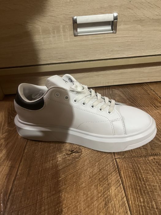 Продам кеды Армани