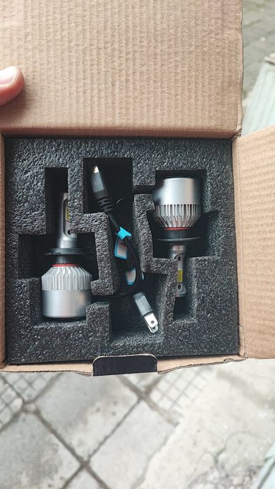 Ксенони няколко комплекта