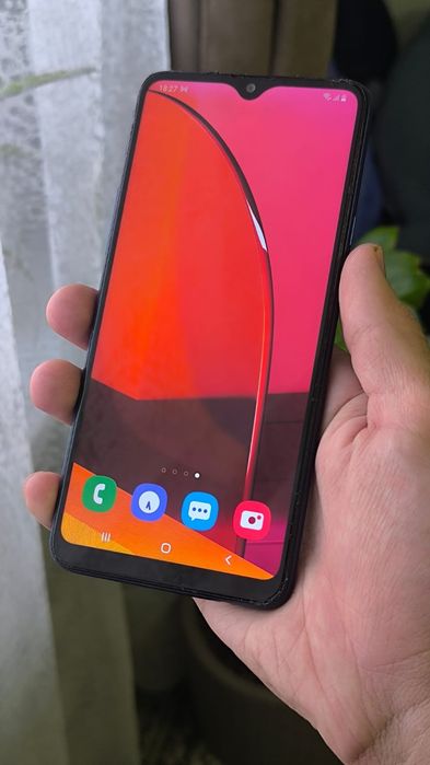 Продам Samsung A20S