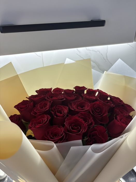 Розы красные 31 штук