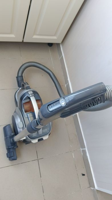 Пылесос LG Kompressor 2000w