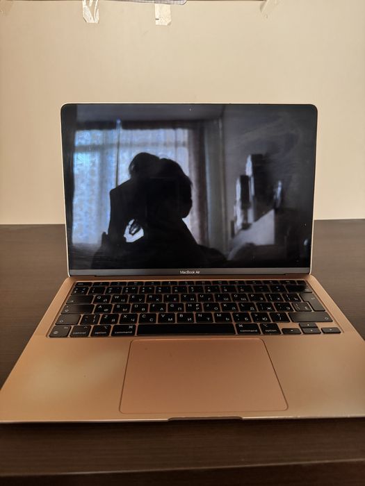 MacBook Air M1 2020 — 8/256 ГБ