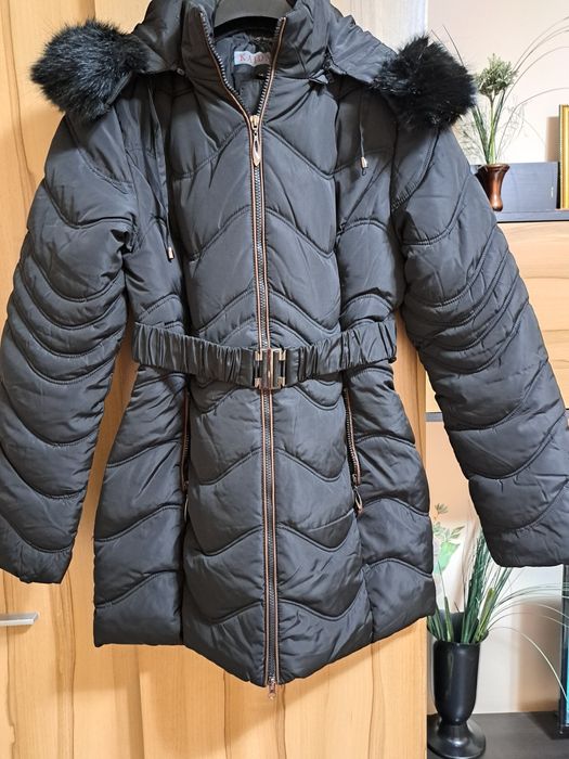 Geaca dama ,diferite modele,diferite culori , masuri sj preturi diferi