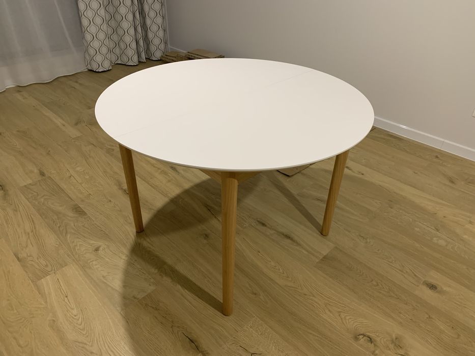 Бяла разтегаема дървена маса - Нова!