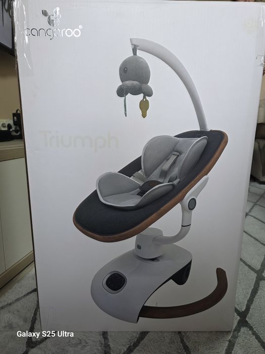 Triumph електрическа бебешка люлка