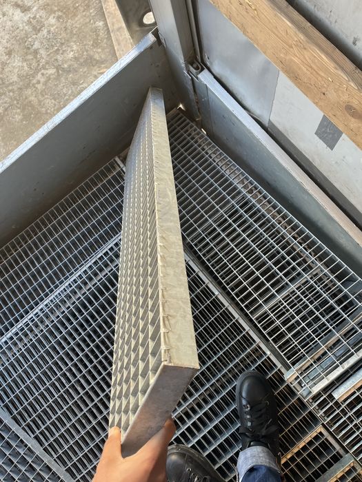 Trepte zincate galvanizate