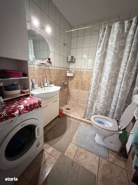 Vand casa Cornisa pe 1 nivel, singur in curte