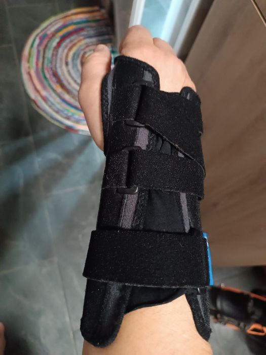 Имобилизираща шина за ръка/китка