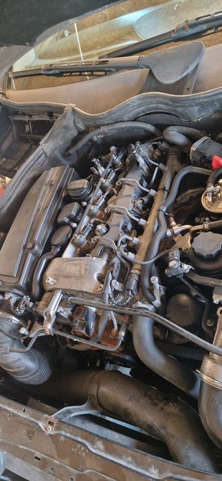 Vând motor mercedes 2.2