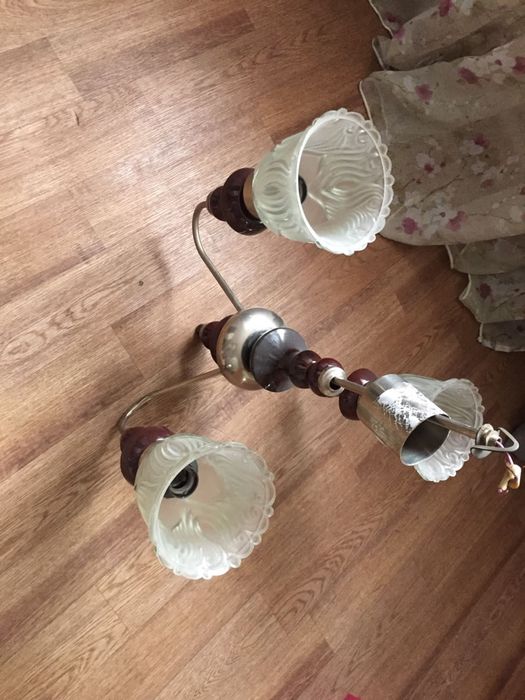 продам люстру за 3000 тенге