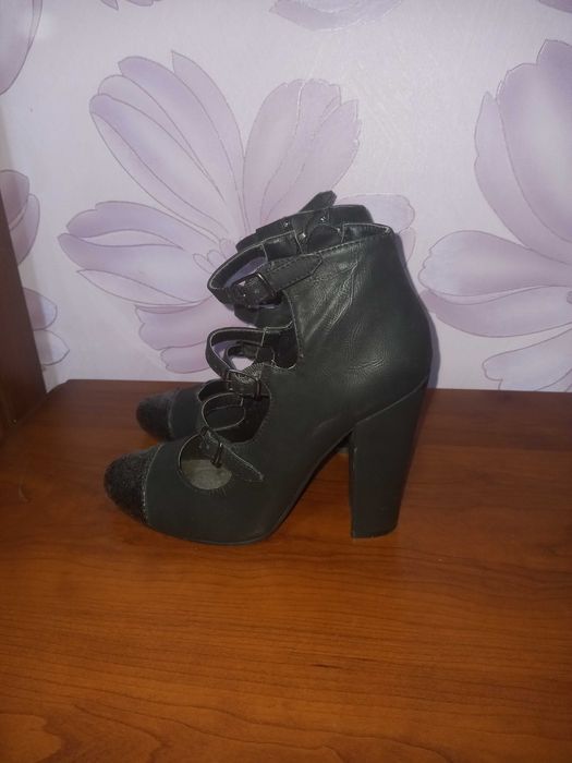 Женские кожаные  ботильоны (США)  размер 38. Б/у