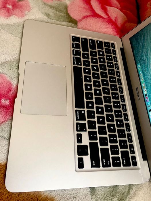 MacBook Air Intel core i5