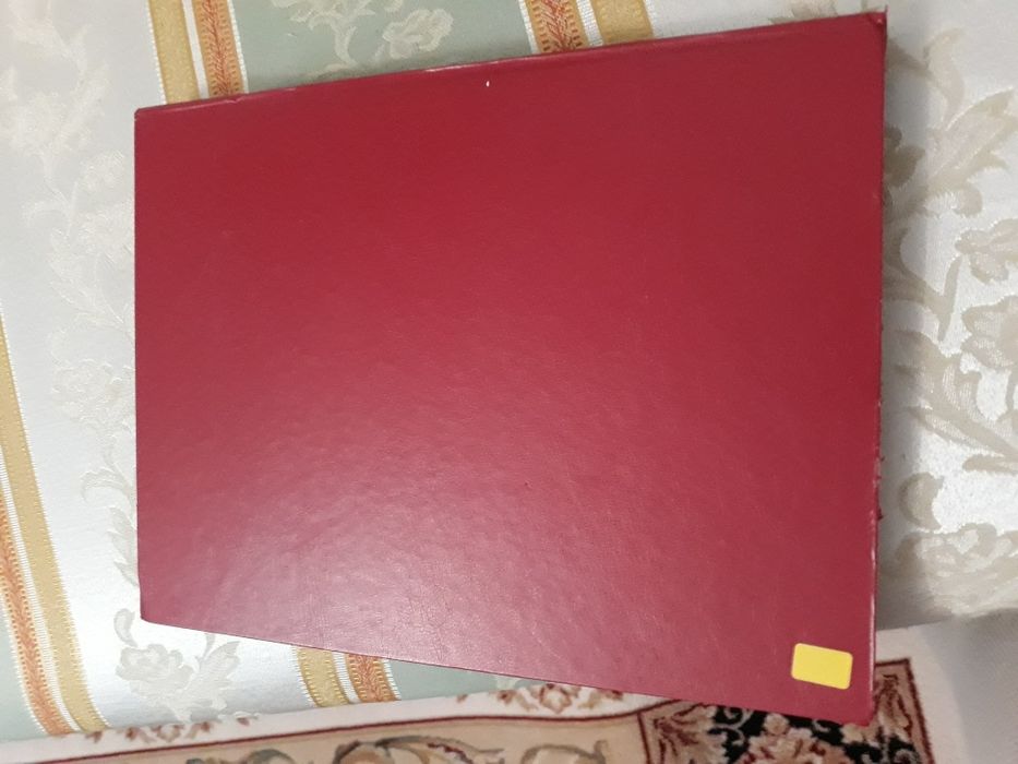 Vand clasor cu timbre.