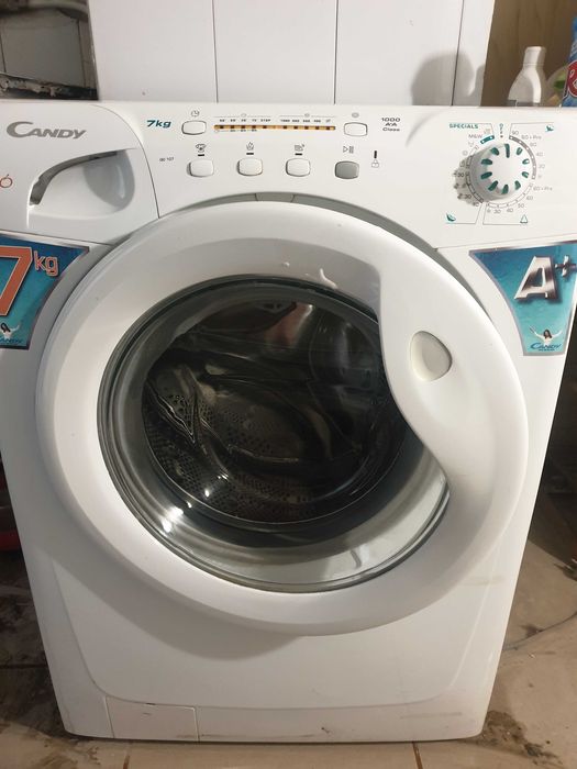 Mașină de spălat cu foarte puțin uz