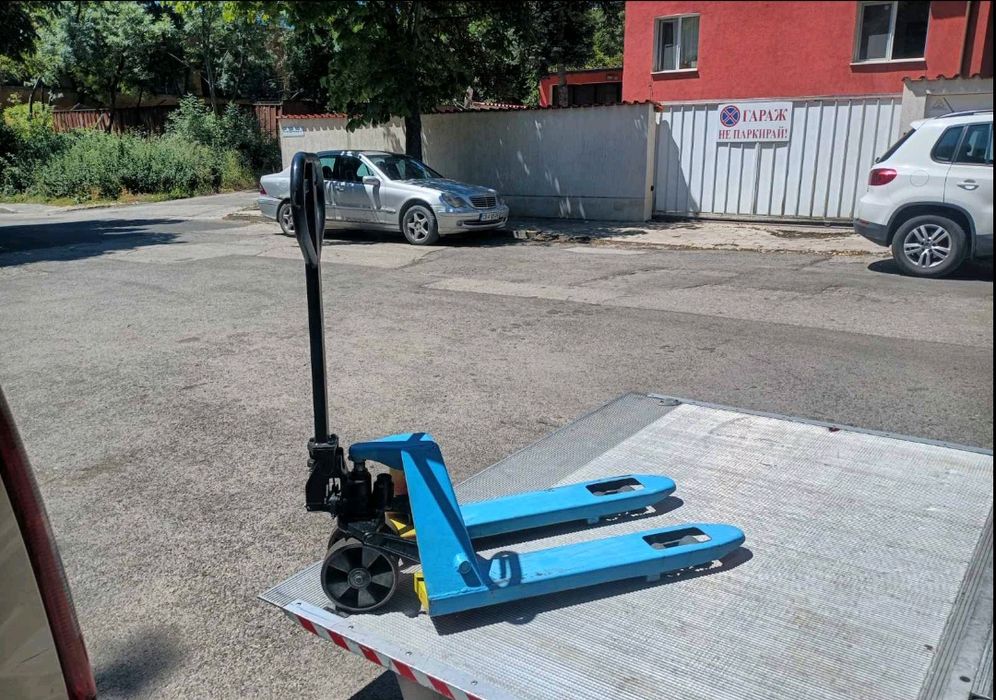 Продавам палетна количка