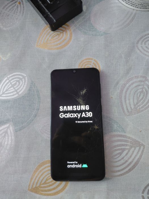 Продам телефоны Samsung