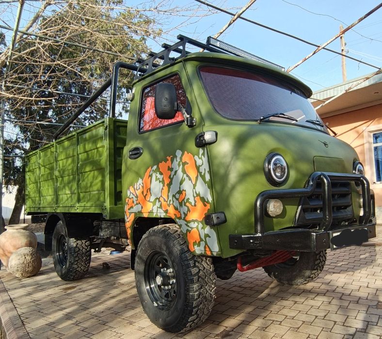 Uaz 3303 tentli sotiladi 10000$ narxini kelishamiz.