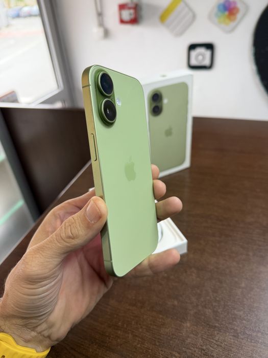 Vand Iphone 17 256Gb Full box Impecabil