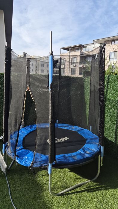 Продавам  голям Батут