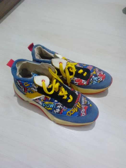 Продам кроссовки размер 38 производство Португалия Европа